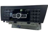 Radio / CD-Player / DVD-Player / Navigation