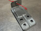 Fender mounting bracket