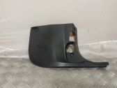 Moldura protectora del borde delantero