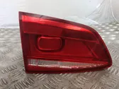 Tailgate rear/tail lights