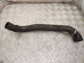 Tuyau de liquide de refroidissement moteur