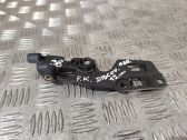 Fender mounting bracket