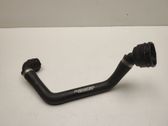 Tuyau de liquide de refroidissement moteur