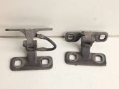 Tailgate/trunk/boot hinge