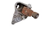 Engine mounting bracket