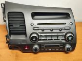 Radio / CD-Player / DVD-Player / Navigation