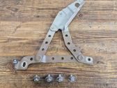 Engine bonnet/hood hinges