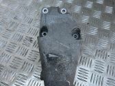 Engine mounting bracket