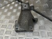Engine mounting bracket