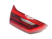 Tailgate rear/tail lights