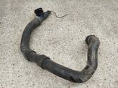 Tuyau de liquide de refroidissement moteur