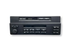 Radio / CD/DVD atskaņotājs / navigācija
