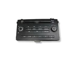 Radio / CD/DVD atskaņotājs / navigācija