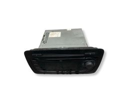 Radio / CD/DVD atskaņotājs / navigācija