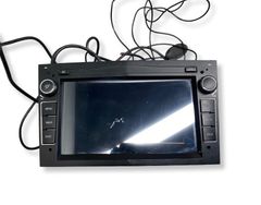 Radio / CD/DVD atskaņotājs / navigācija
