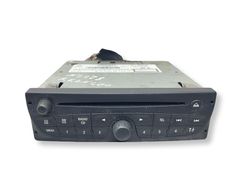 Radio / CD/DVD atskaņotājs / navigācija