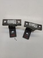 BMW 5 E60 E61 Bisagra superior puerta delantera 7068078