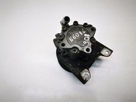 BMW 5 E60 E61 Ohjaustehostimen pumppu 6766190