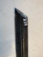 BMW 3 E30 Rivestimento portiera posteriore (modanatura) 1952895