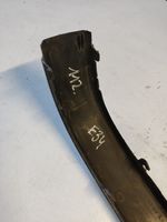 BMW 5 E34 Modanatura della barra di rivestimento del paraurti anteriore 8248817