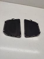 BMW 5 E39 Grilles/couvercle de haut-parleur latéral 8172425