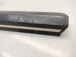 BMW 3 E30 Rivestimento parafango (modanatura) 1876130