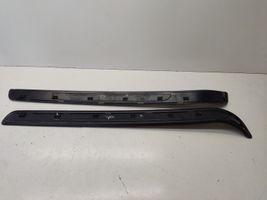 BMW 3 E92 E93 Etuoven kynnyksen suojalista 8042855