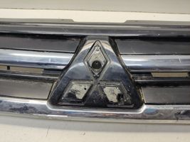 Mitsubishi Outlander Maskownica / Grill / Atrapa górna chłodnicy 7450A992