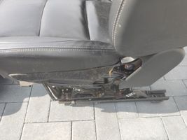 Nissan Qashqai Sėdynių komplektas 80311JD900