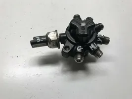 Ford Focus C-MAX Fuel distributor 4M5Q9D280DB