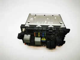 Mercedes-Benz CLS C219 Module de fusibles 2115457301