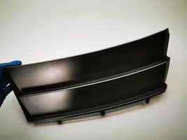 Land Rover Range Rover L322 Grill / Wlot powietrza błotnika przedniego 7026900