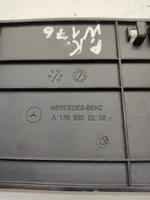 Mercedes-Benz A W176 Verkleidung Armaturenbrett Cockpit unten A1766800206