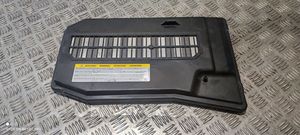 Porsche Cayenne (92A) Coperchio/tappo della scatola vassoio della batteria 7L0864643
