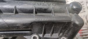 Volvo XC60 Oil filter mounting bracket 6740273109