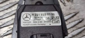 Mercedes-Benz S W221 Puhelimen näppäimistö A2218230350