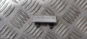 Jaguar XE Valmistajan merkki/logo/tunnus GX73045F44AA