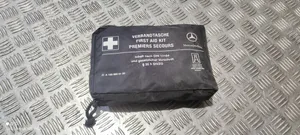 Mercedes-Benz C W204 Kit di pronto soccorso A1698600150