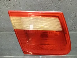 BMW 3 E46 Lampy tylnej klapy bagażnika 8368759