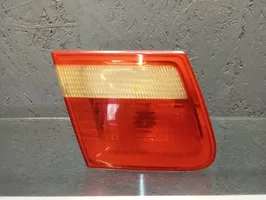 BMW 3 E46 Lampy tylnej klapy bagażnika 8368759