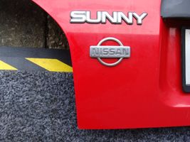 Nissan Sunny Couvercle de coffre 