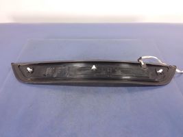 BMW M5 Rivestimento vano piedi laterale 8061069