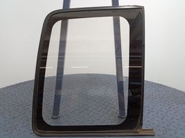 Suzuki Vitara (ET/TA) Fenêtre latérale avant / vitre triangulaire 