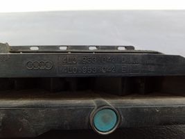 Audi Q7 4L Kierunkowskaz przedni 4L0953042D