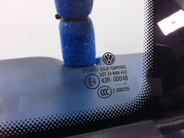 Volkswagen Touran II Vetro del deflettore della portiera anteriore - quattro porte 