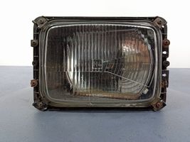 Mercedes-Benz T1 Lampa przednia 121301-00