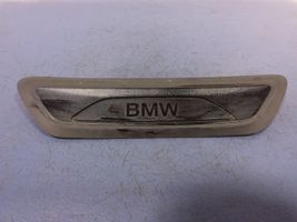 BMW X1 E84 Kojų erdvės šonine apdaila 7349674