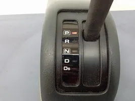 Nissan Micra Drążek zmiany biegów 01