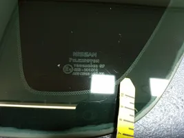 Nissan Note (E11) Aizmugurējais virsbūves sānu stikls 01