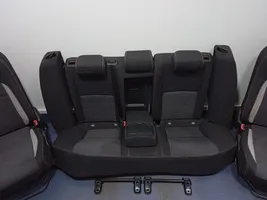 Toyota Avensis T270 Fotele / Kanapa / Komplet 01